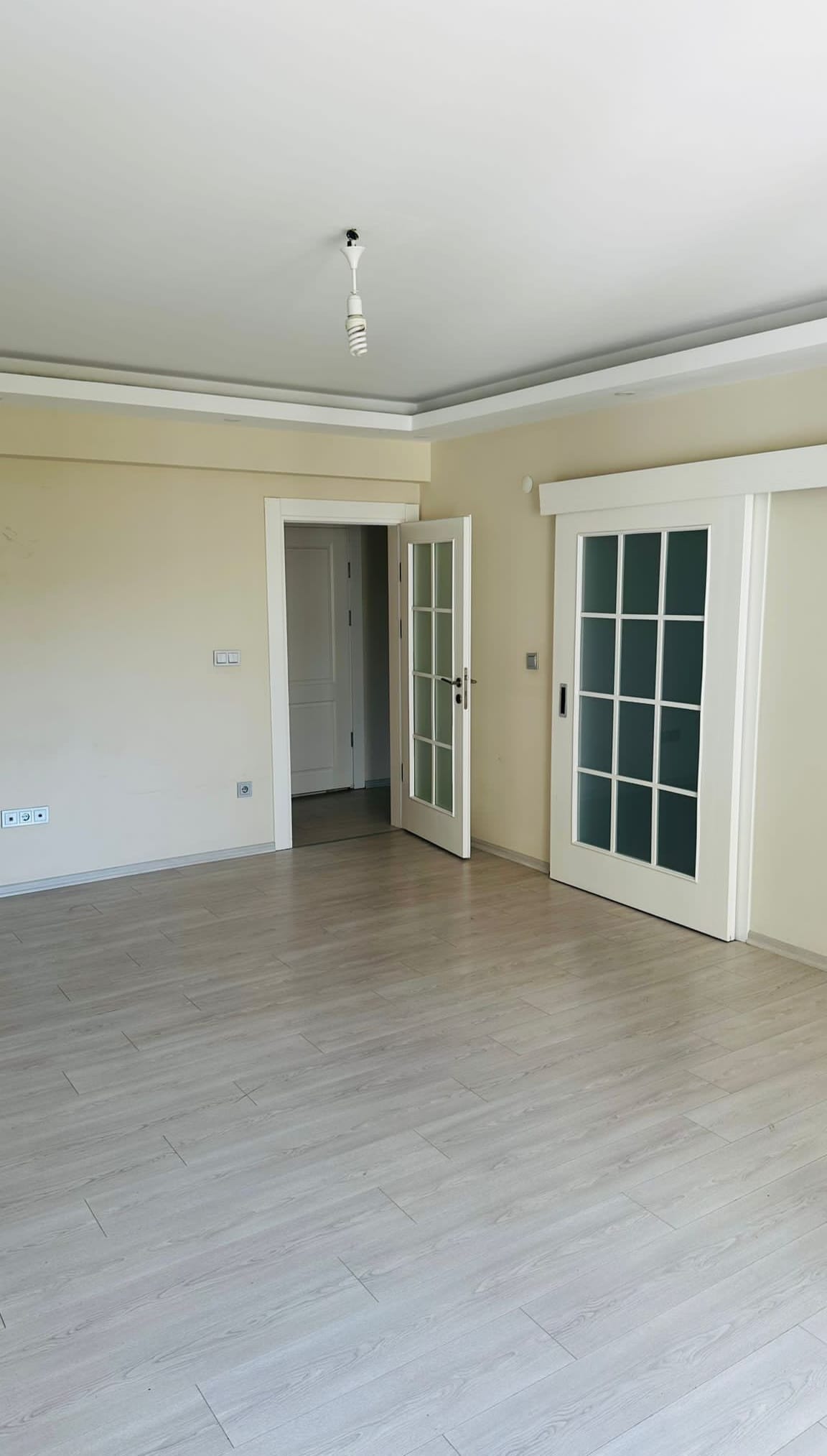 CUMHURİYET MAHALLESİNDE SATILIK GENİŞ 3+1 DAİRE